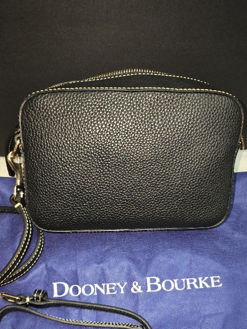 Dooney & Bourke Pebble Grain Zip Camera Crossbody - Picture 2 of 11